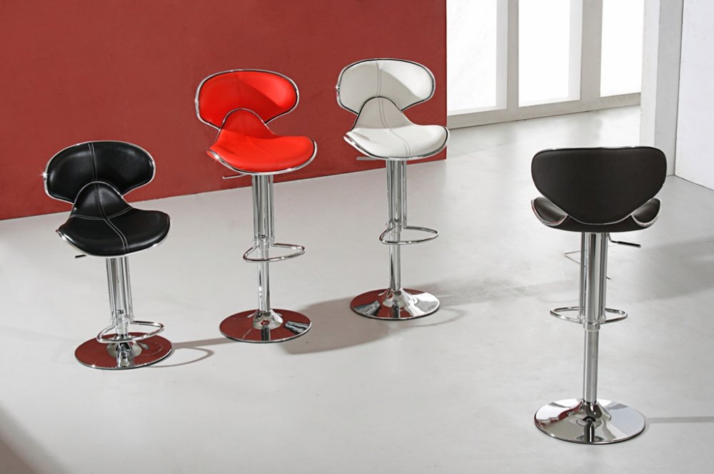 Rayleigh Bar Table plus 2 Rayleigh Stools - Click Image to Close