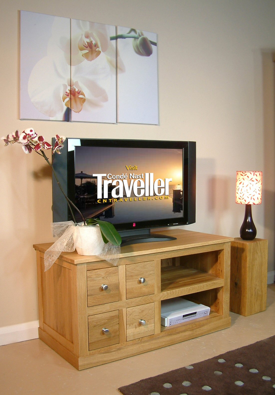 Mobel Oak 4 Drawer Television Cabinet - Click Image to Close