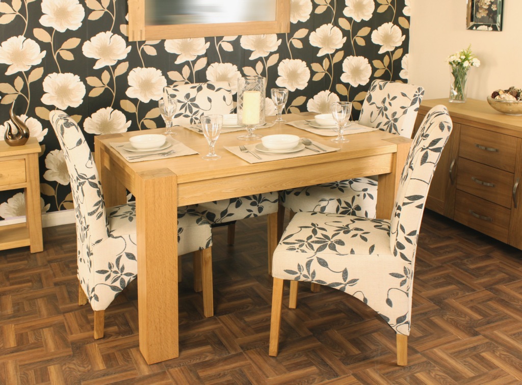 Ashton Oak Dining Table (4 Seater) Plus 4 Chairs - Click Image to Close