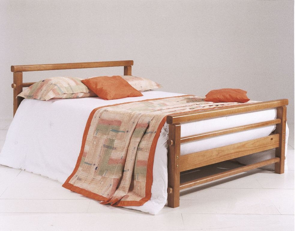 Lecco Antique Pine 4ft 6in Double Bed - Click Image to Close