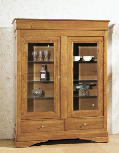 Chateau Oak 2 Door Display Cabinet - Click Image to Close